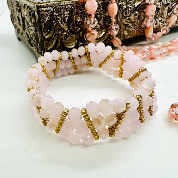 Vintage Crystal Pink Necklace - Picture 13 of 16